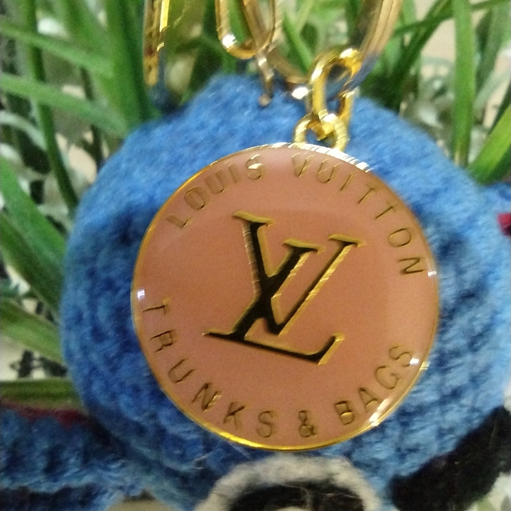 Authentic Louis Vuitton Trunks & Bags Charms (2) - Picture 6 of 9